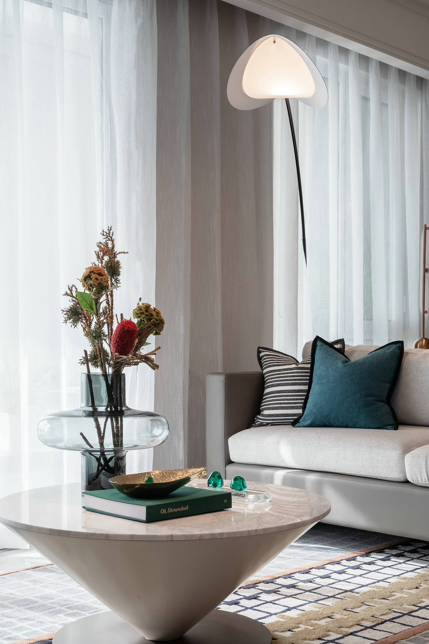 簡(jiǎn)約新中式風(fēng)格室內(nèi)家裝案例效果圖-客廳茶幾 簡(jiǎn)約新中式風(fēng)格室內(nèi)家裝案例效果圖-客廳茶幾