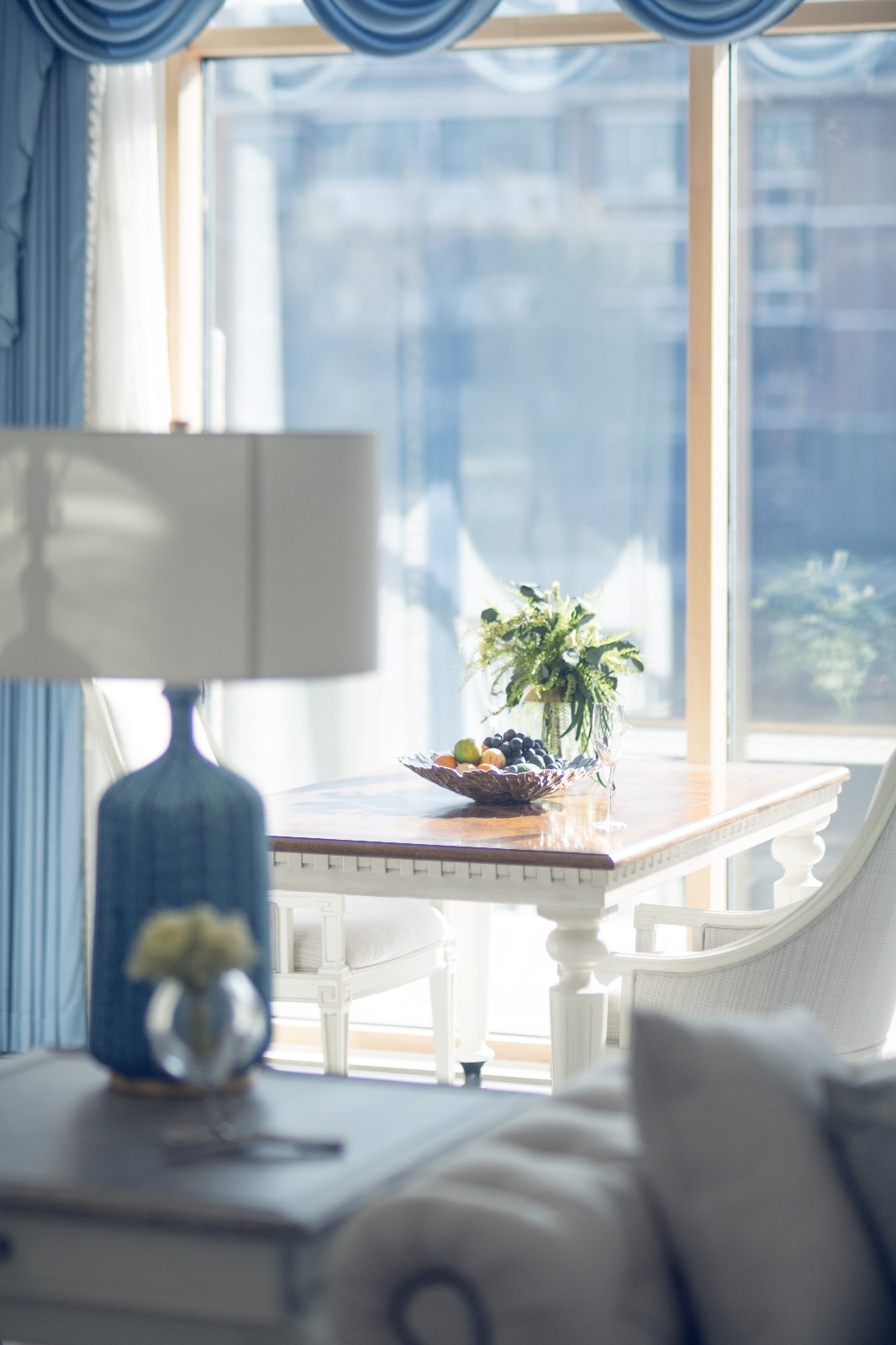 輕奢美式風格家裝設計室內(nèi)裝修效果圖-餐桌 輕奢美式風格家裝設計室內(nèi)裝修效果圖-餐桌