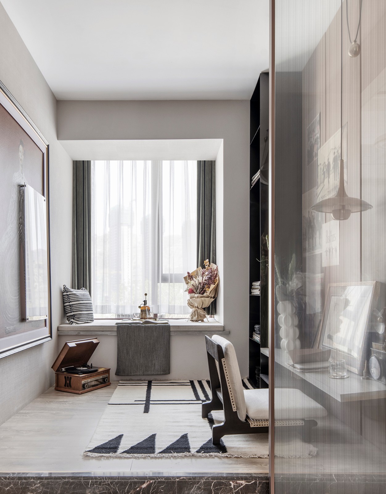 現(xiàn)代輕奢風(fēng)格室內(nèi)設(shè)計(jì)家裝案例-書房 現(xiàn)代輕奢風(fēng)格室內(nèi)設(shè)計(jì)家裝案例-書房