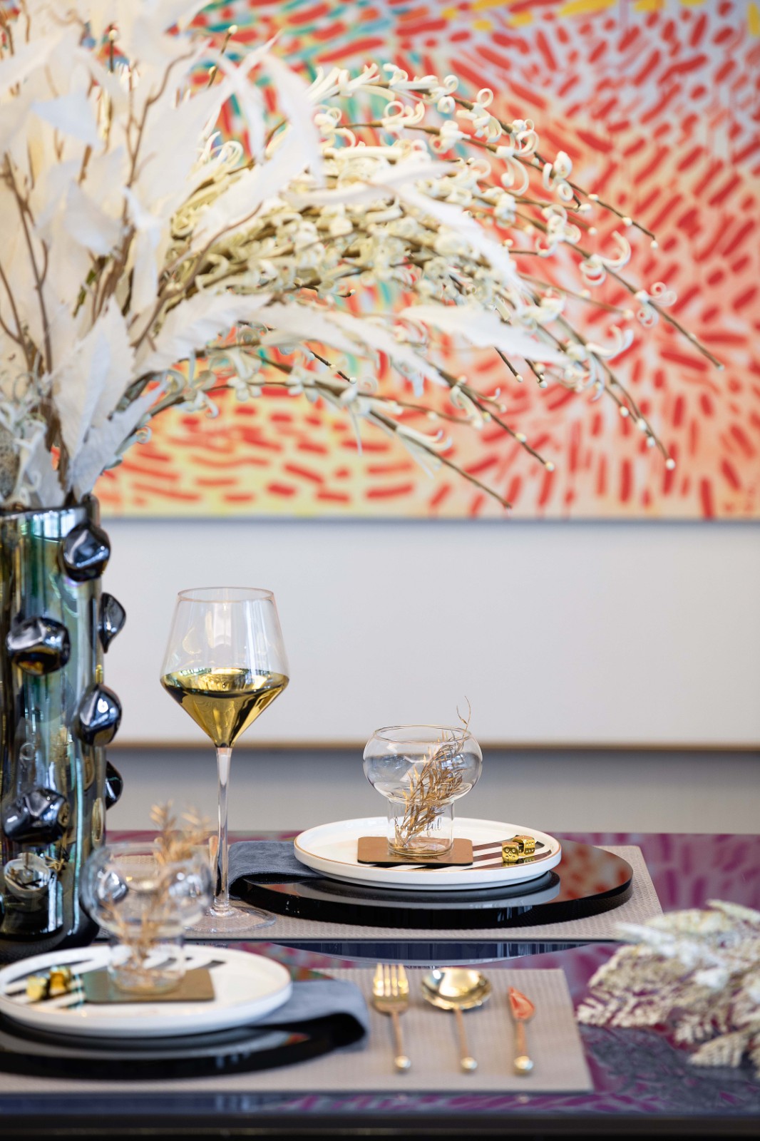 包豪斯風格室內(nèi)設(shè)計家裝案例-餐廳餐桌 包豪斯風格室內(nèi)設(shè)計家裝案例-餐廳餐桌