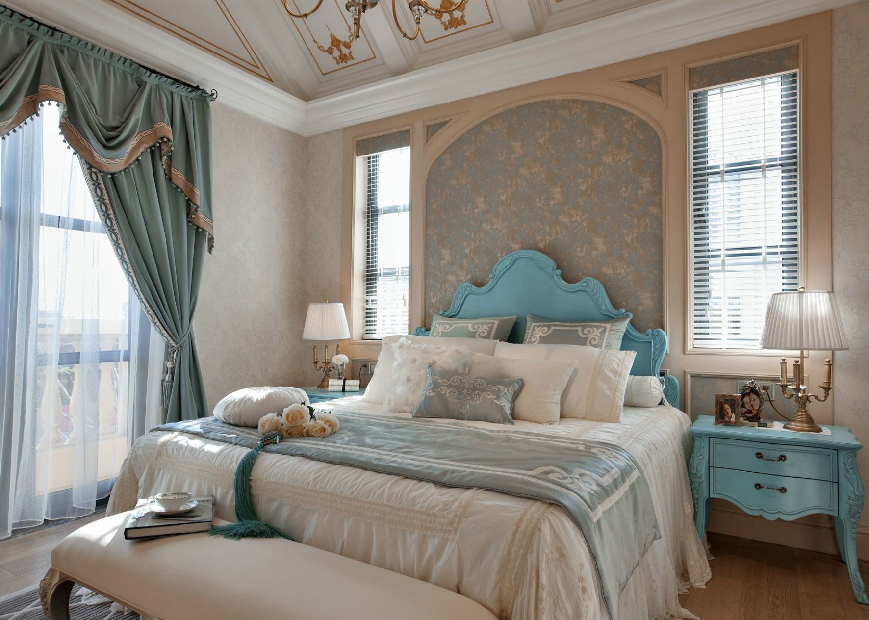 佛山市綠地·拾野川歐式風(fēng)格別墅裝修案例