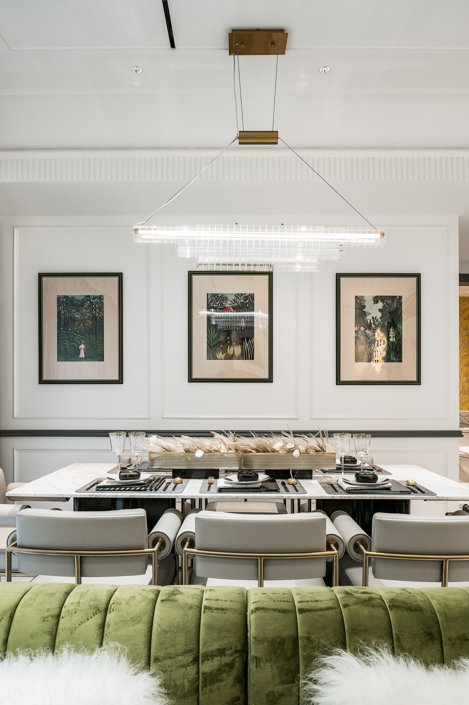 歐式輕奢風(fēng)格家裝設(shè)計室內(nèi)裝修效果圖-餐廳 歐式輕奢風(fēng)格家裝設(shè)計室內(nèi)裝修效果圖-餐廳