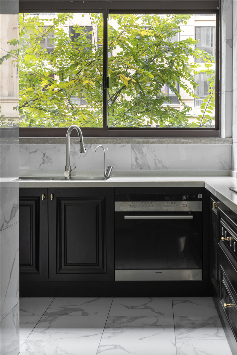 現(xiàn)代美式風(fēng)格家裝設(shè)計室內(nèi)裝修效果圖-廚房 現(xiàn)代美式風(fēng)格家裝設(shè)計室內(nèi)裝修效果圖-廚房