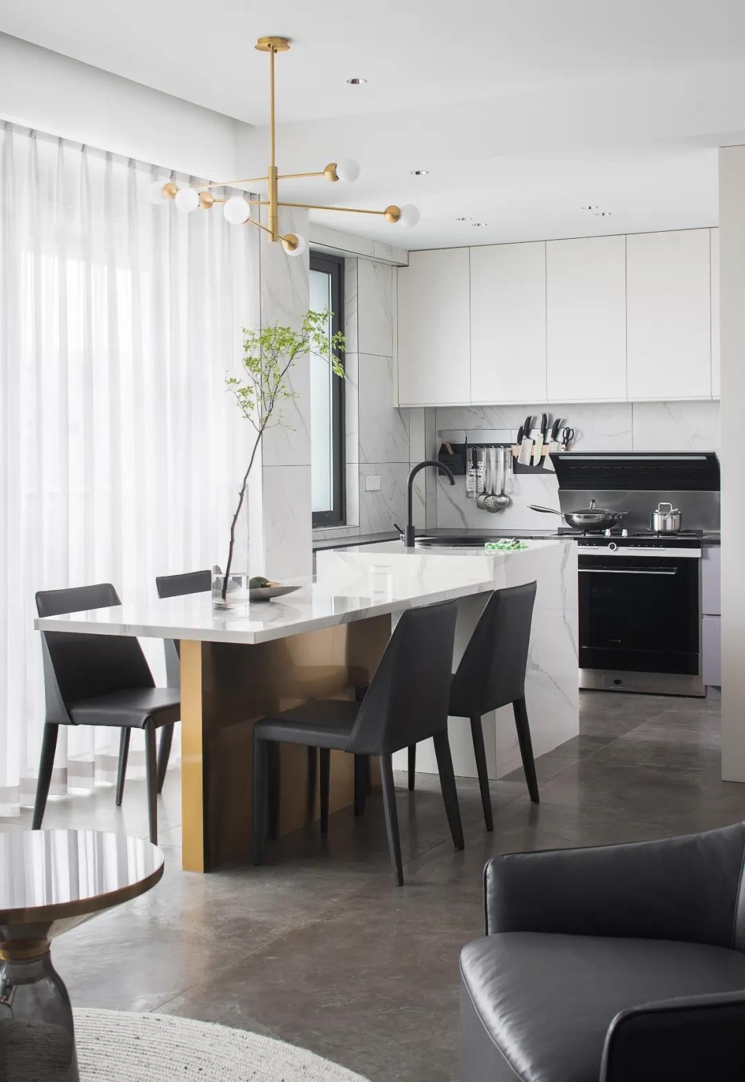 簡約黑白灰風(fēng)格室內(nèi)設(shè)計(jì)家裝案例-餐廳 簡約黑白灰風(fēng)格室內(nèi)設(shè)計(jì)家裝案例-餐廳