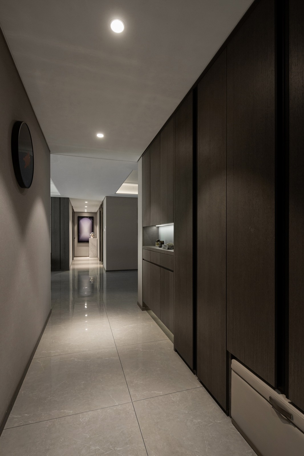 現(xiàn)代輕奢風格室內設計家裝案例-玄關 現(xiàn)代輕奢風格室內設計家裝案例-玄關