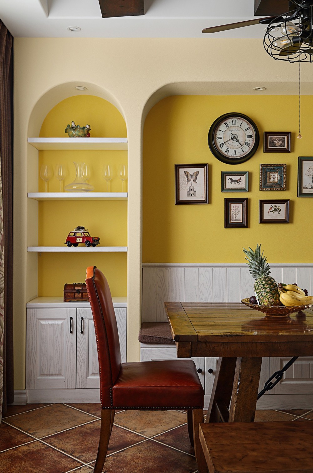 美式田園風(fēng)格室內(nèi)家裝案例效果圖-餐邊柜 美式田園風(fēng)格室內(nèi)家裝案例效果圖-餐邊柜