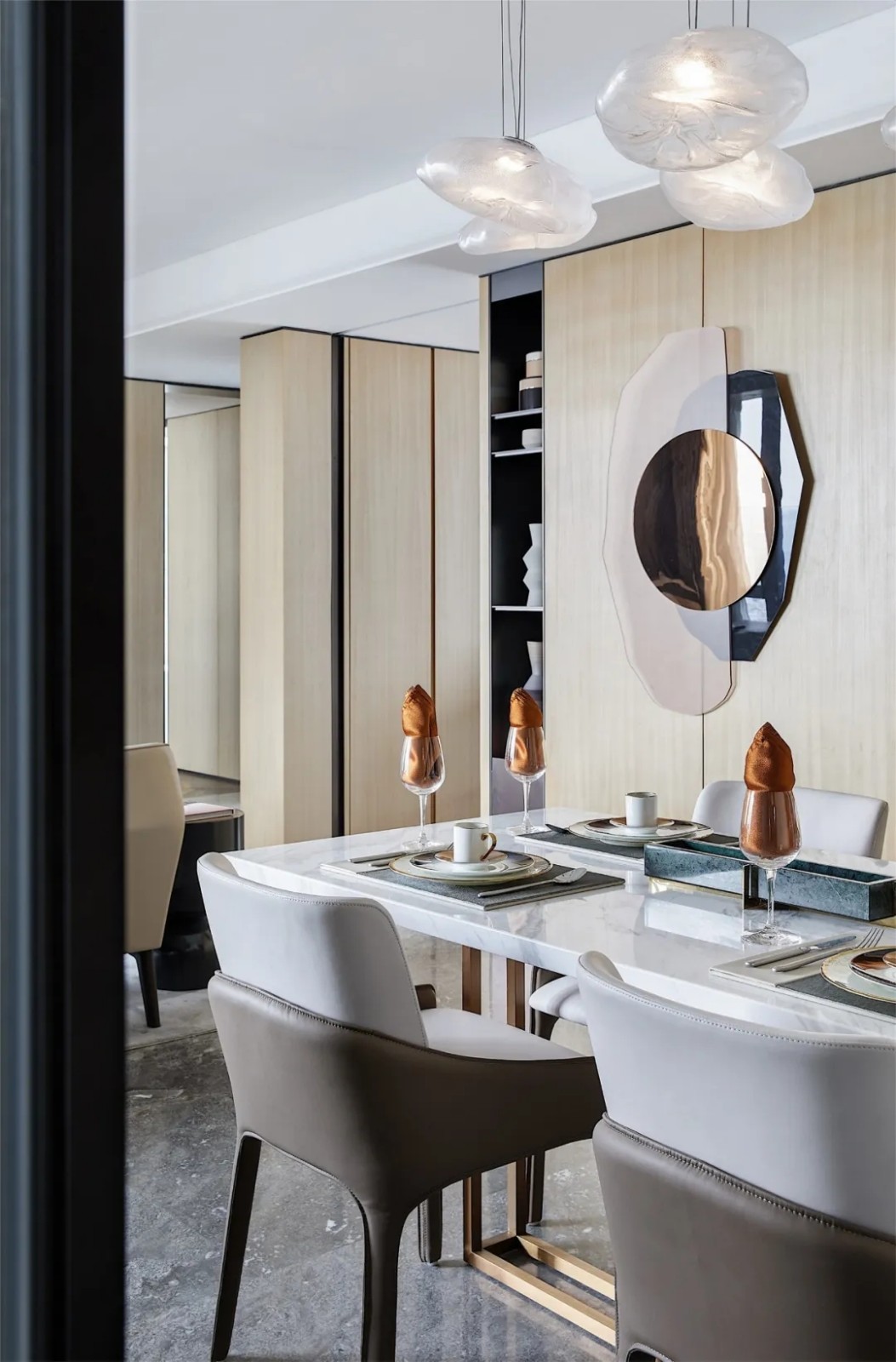 現(xiàn)代輕奢風格室內設計家裝案例-餐廳