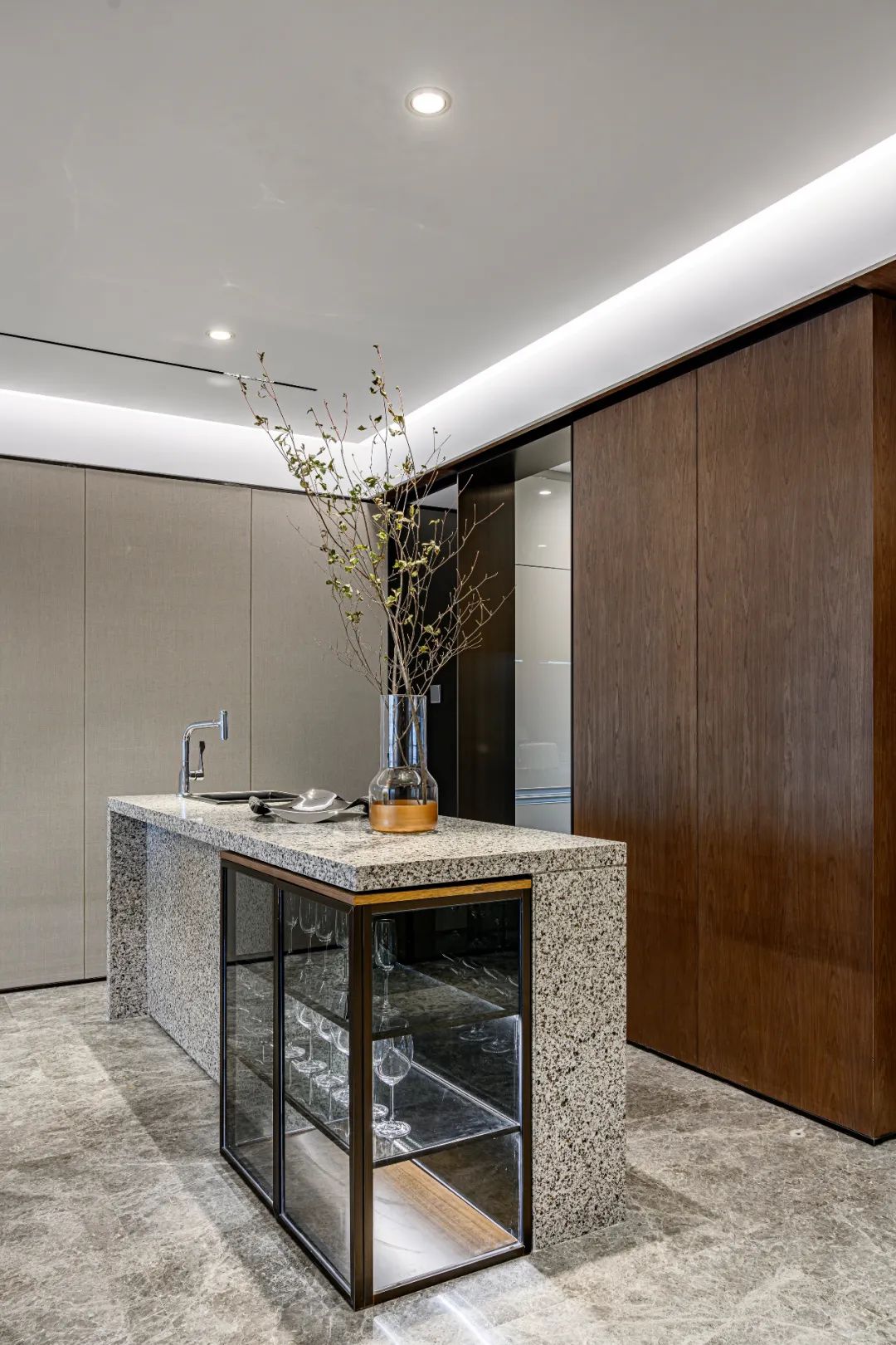 現(xiàn)代簡約風格室內(nèi)設計家裝案例-吧臺 現(xiàn)代簡約風格室內(nèi)設計家裝案例-吧臺