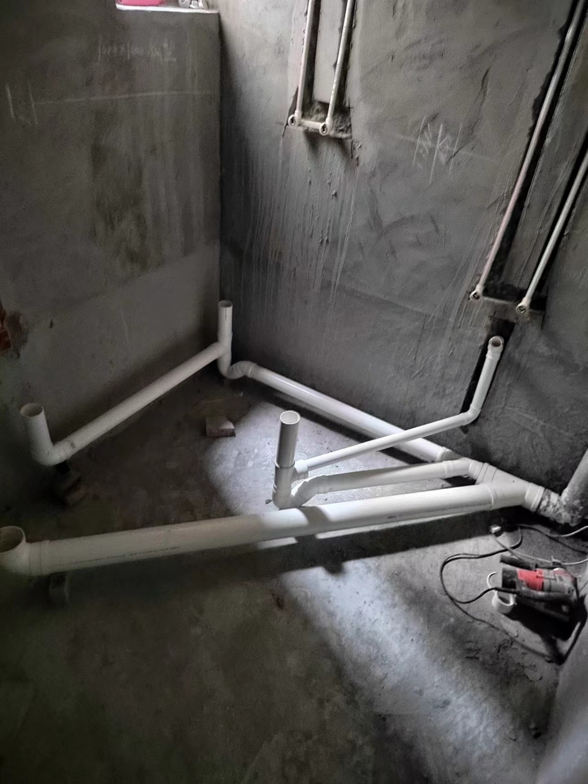 衛(wèi)生間水管鋪設(shè)